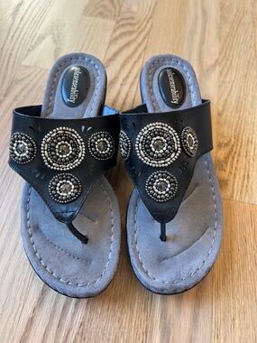 Beaded Black Women's Thong Sandals with Gray Footbed
